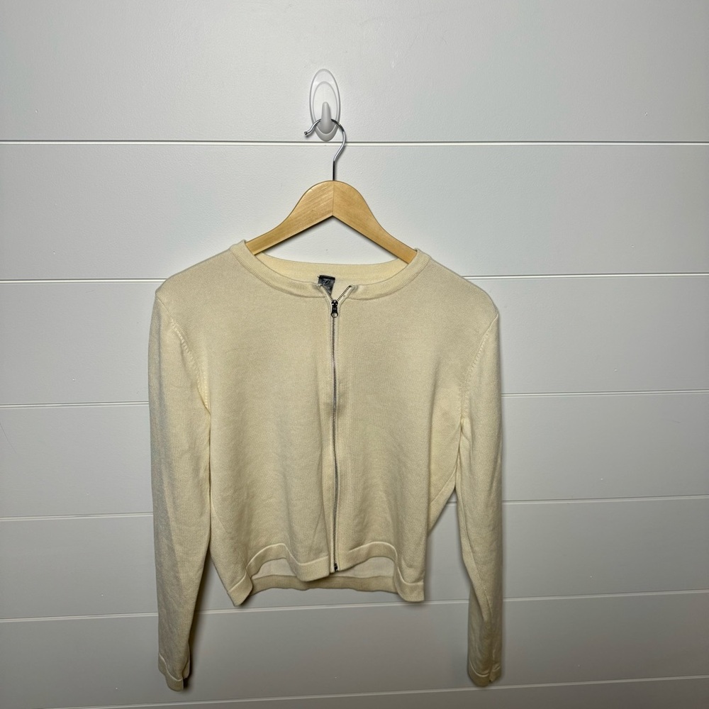 Chic Cream Women's Zip-Up Cardigan